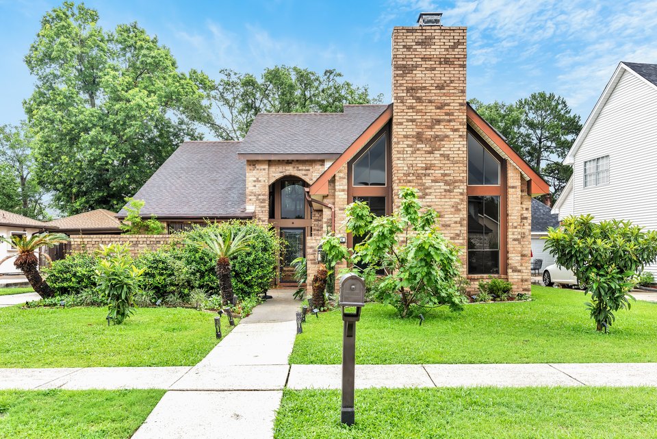 Certified real estate appraiser in High Desert for ranch and residential property valuation.