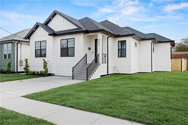 Certified real estate appraiser in Coachella Valley for luxury golf course and desert estate valuation.