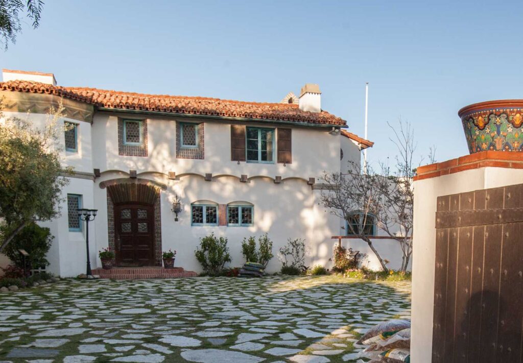 Certified real estate appraiser in Tehachapi mountain home valuation.