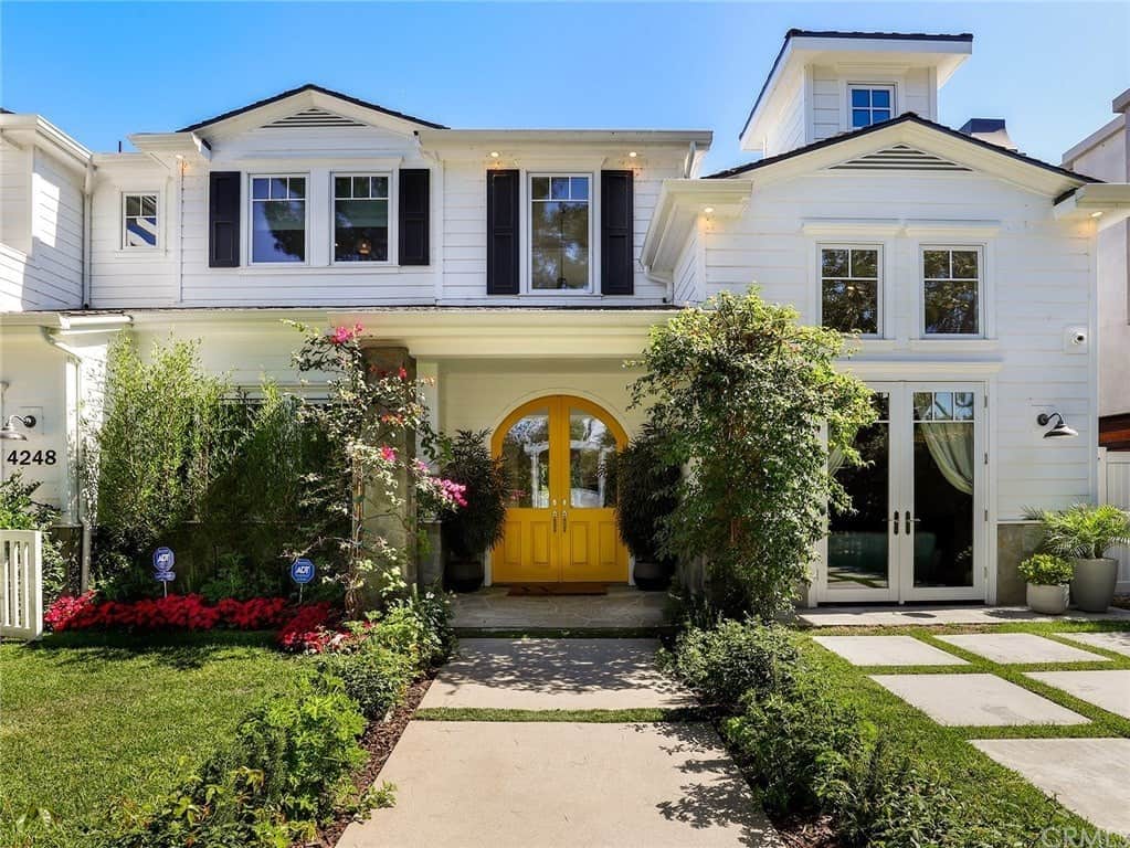 Certified real estate appraiser in South County Coastal luxury home valuation.