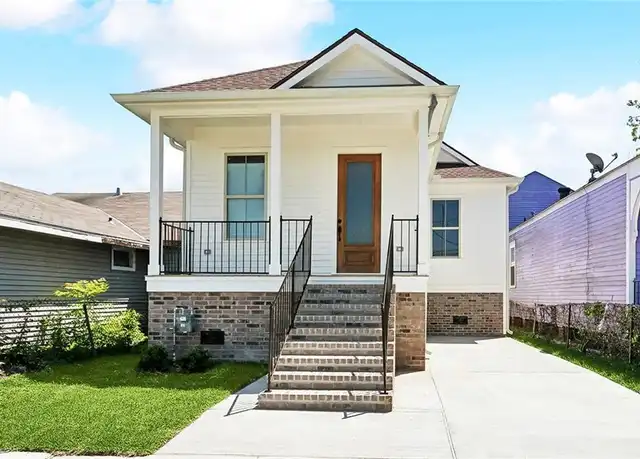 Certified real estate appraiser in San Fernando Valley home valuation.